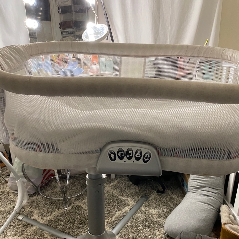 Halo Bassinest Swivel Sleeper